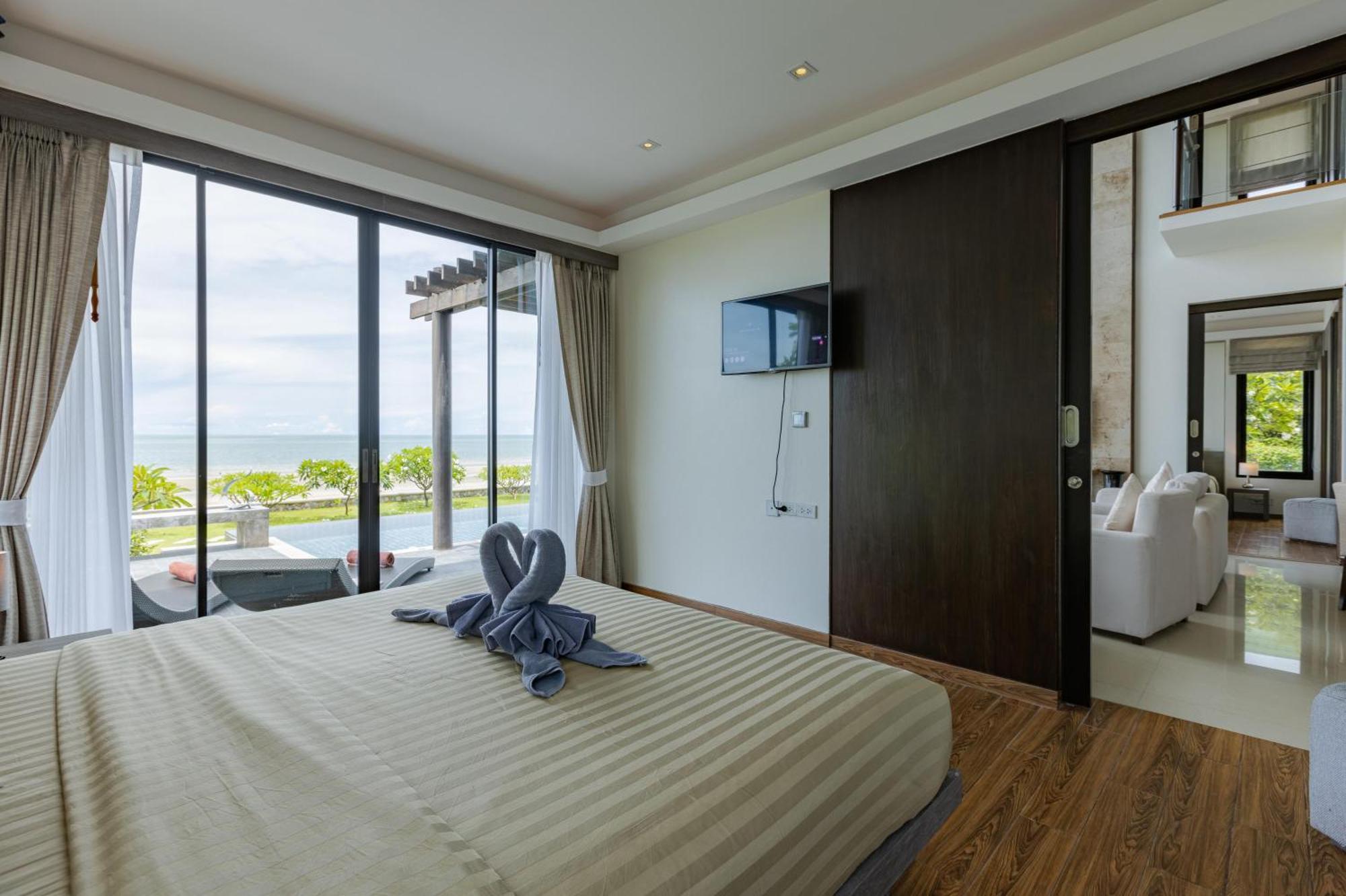 Beachfront Modern 4 Bedroom Pool Villa - Rv Хуа Хин Экстерьер фото