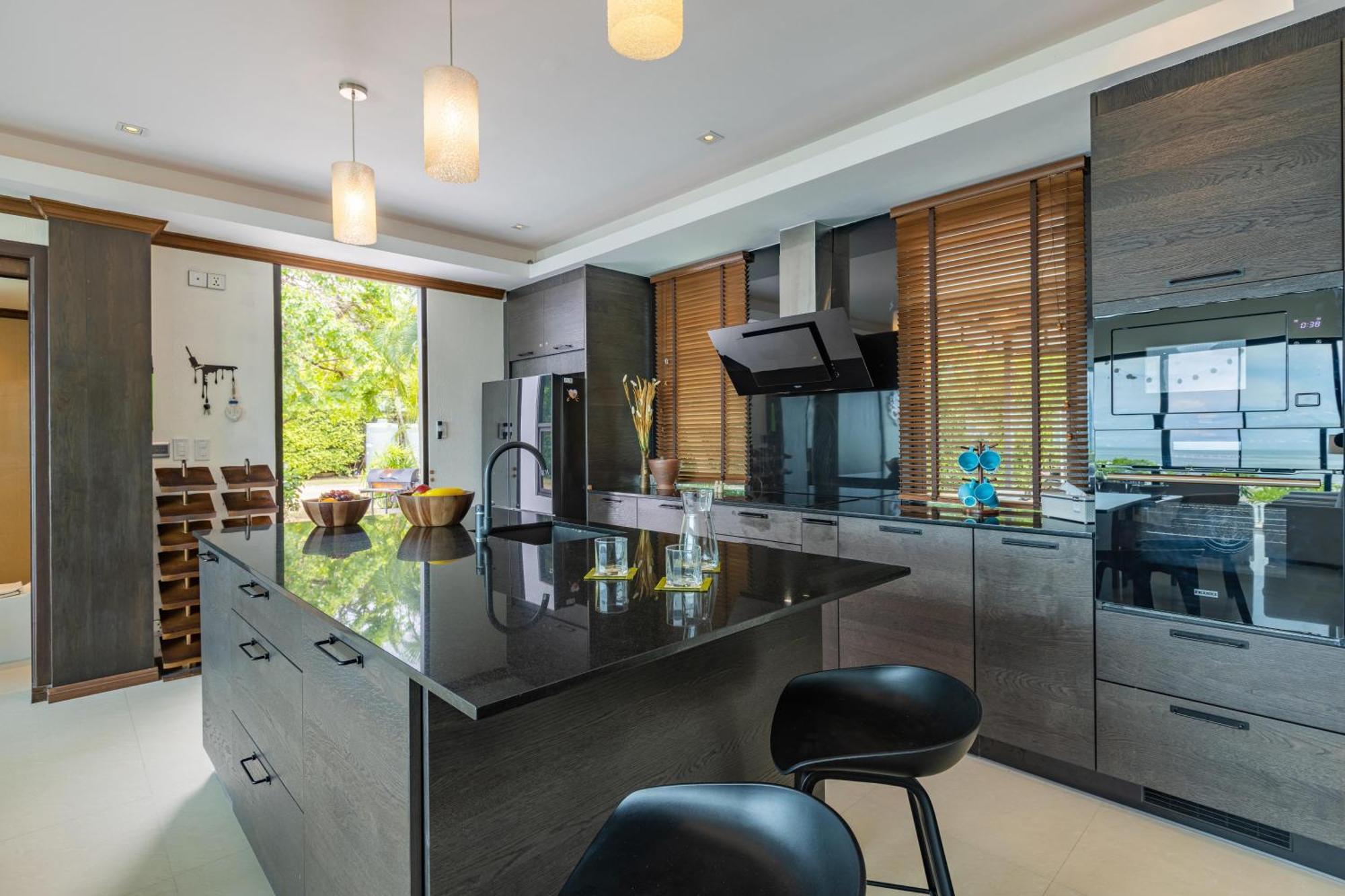Beachfront Modern 4 Bedroom Pool Villa - Rv Хуа Хин Экстерьер фото